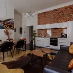 Апартаменты Golden Pearl - Main Square, 100 Sqm, 4