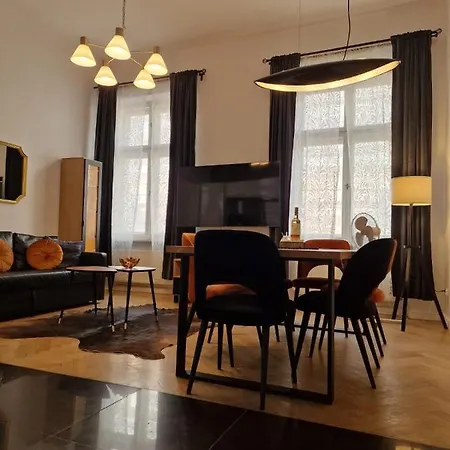 Appartamento Golden Pearl - Main Square, 100 Sqm, 4 *