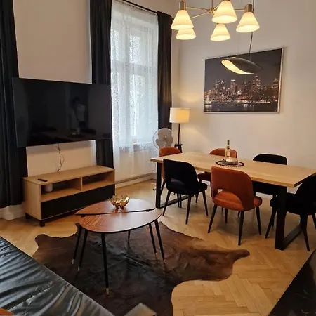 Golden Pearl - Main Square, 100 Sqm, 4 Appartamento *