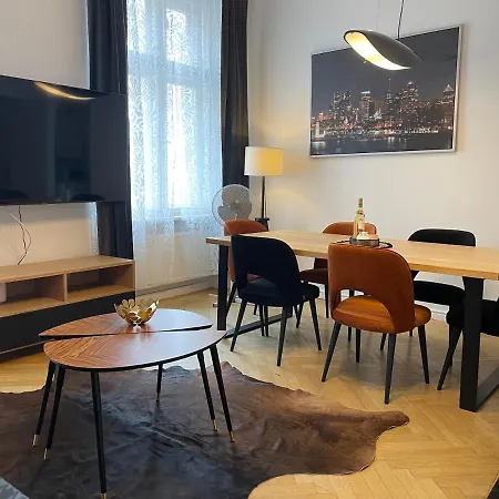 Golden Pearl - Main Square, 100 Sqm, 4 *