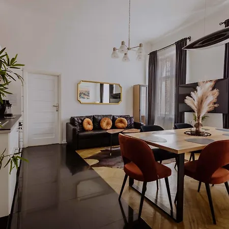 דירה Golden Pearl - Main Square, 100 Sqm, 4 *