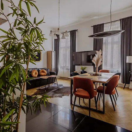 Golden Pearl - Main Square, 100 Sqm, 4 * Krakkó