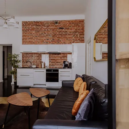 Golden Pearl - Main Square, 100 Sqm, 4 Apartman *