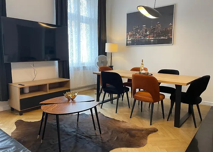 Golden Pearl - Main Square, 100 Sqm, 4 *