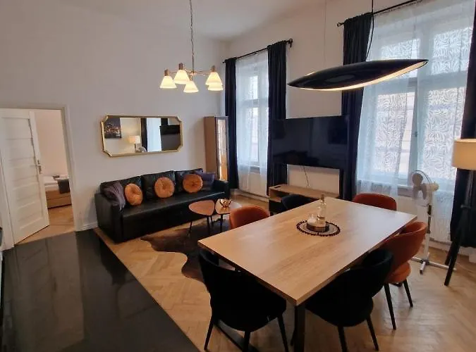 Golden Pearl - Main Square, 100 Sqm, 4 *