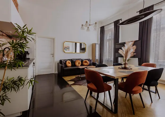 דירה Golden Pearl - Main Square, 100 Sqm, 4 *