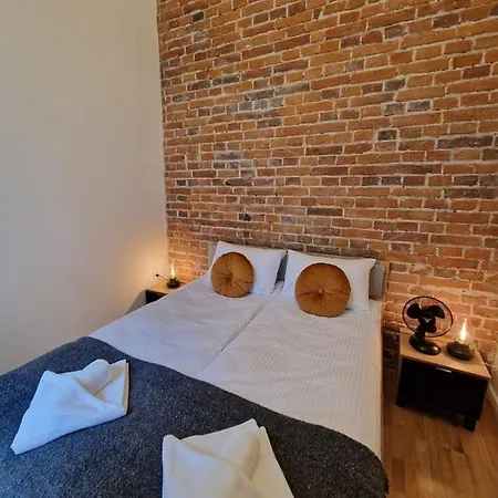 Golden Pearl - Main Square, 100 Sqm, 4 *