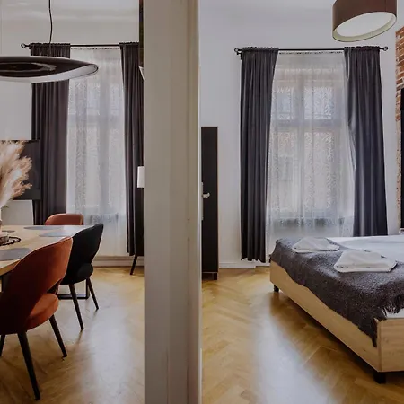 Golden Pearl - Main Square, 100 Sqm, 4 Apartament *