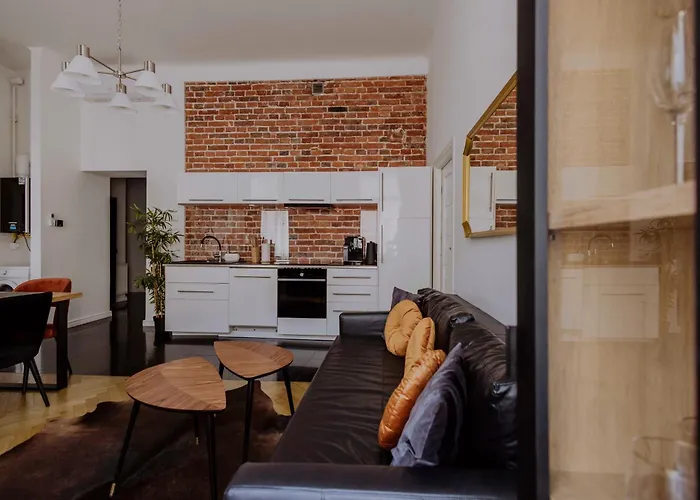 Golden Pearl - Main Square, 100 Sqm, 4 Appartement *