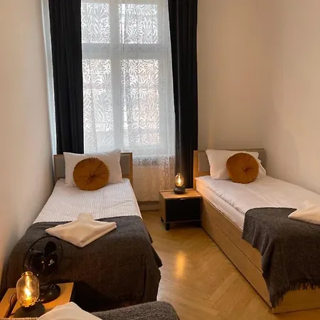 Апартаменты Golden Pearl - Main Square, 100 Sqm, 4 *