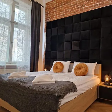 Апартаменты Golden Pearl - Main Square, 100 Sqm, 4 *