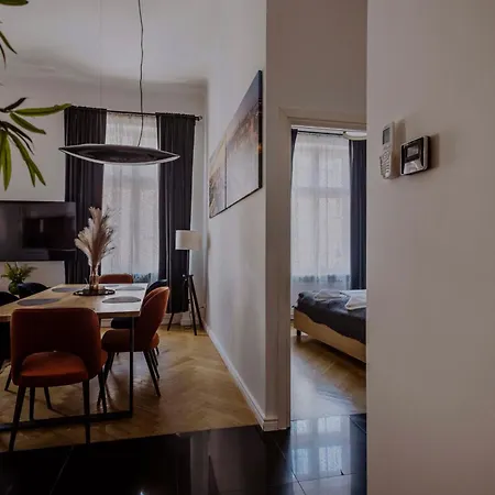 Golden Pearl - Main Square, 100 Sqm, 4 Апартаменты